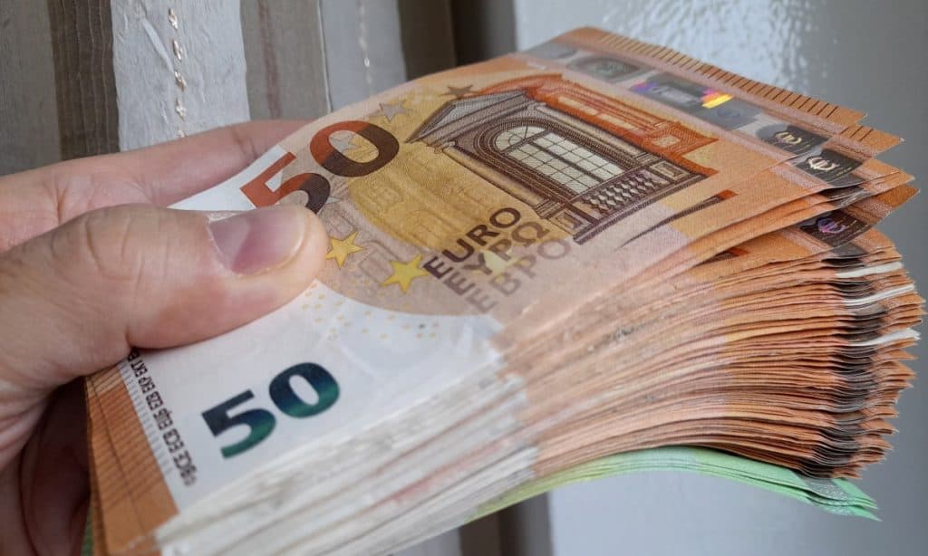 10 ključnih faktora koji utječu na visinu kamatnih stopa 10 ključnih faktora koji utječu na visinu kamatnih stopa